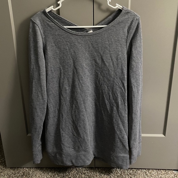 Long Sleeve Sweater with twisted open back - Picture 1 of 2